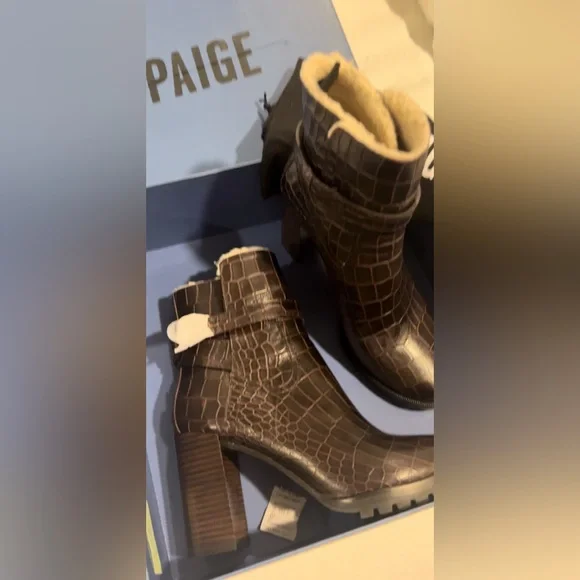 🤎NEW WITH BOX & dust bag Paige chocolate leather, croc-stamped boot 🐿️ - Picture 1 of 17